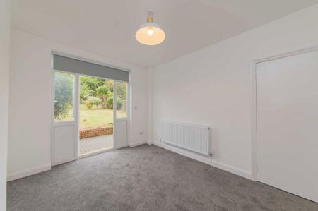 3 bedroom semi-detached house to rent - Photo 5