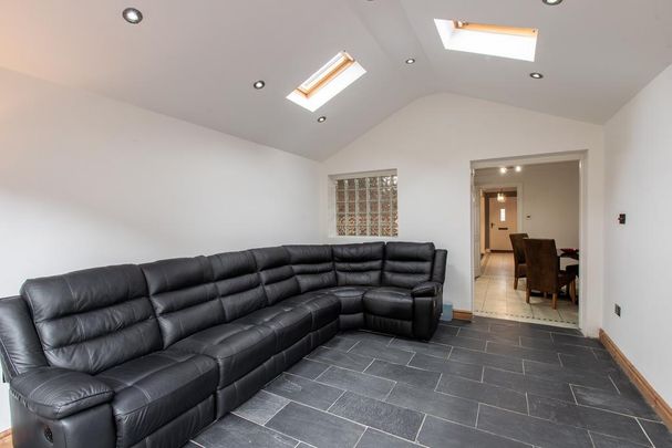 4 bedroom semi-detached house to rent - Photo 1