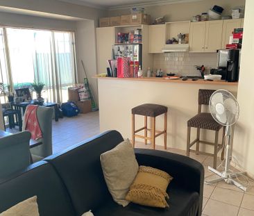 Caroline Springs - Photo 2