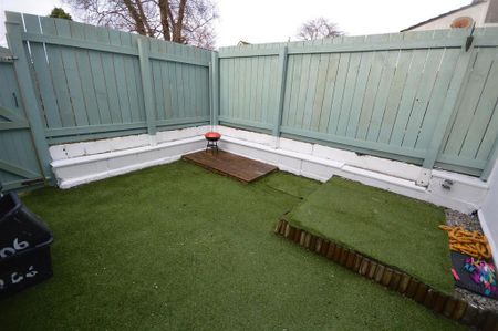 2 bedroom terraced house to rent - Photo 2