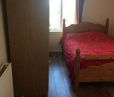 2 Bed Flat, Hutchison Road, EH14 - Photo 5