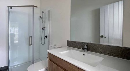 Semi-furnished Central Apartment Available for Rent - Photo 5