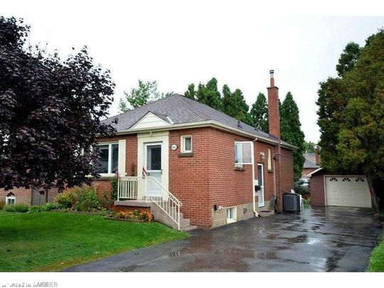 For Lease - 889 FENNELL Avenue Unit# Upper, Hamilton, Ontario - Photo 1