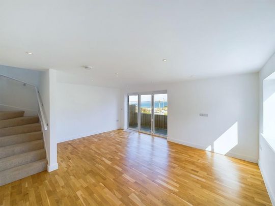 3 bedroom detached house to rent - Photo 1