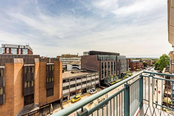 2 bedroom flat to rent - Photo 1