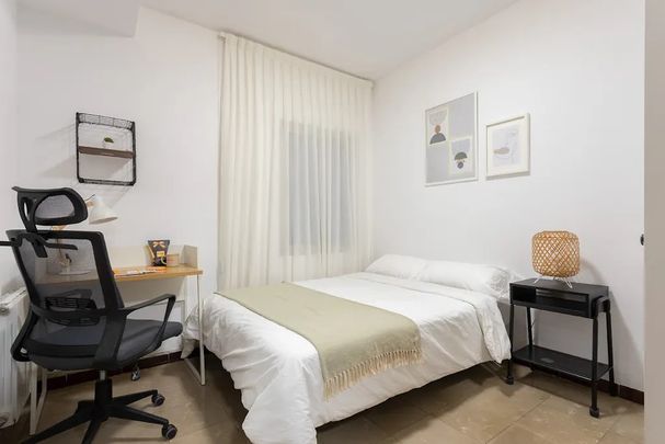 Carrer de Ca lAlegre de Dalt, Barcelona, Catalonia 08024 - Photo 1