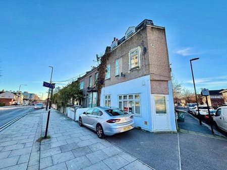 Woodford Road, London, E7, Property for rent - Photo 4