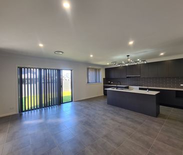 98 Contour Road, 2179, Austral Nsw - Photo 2