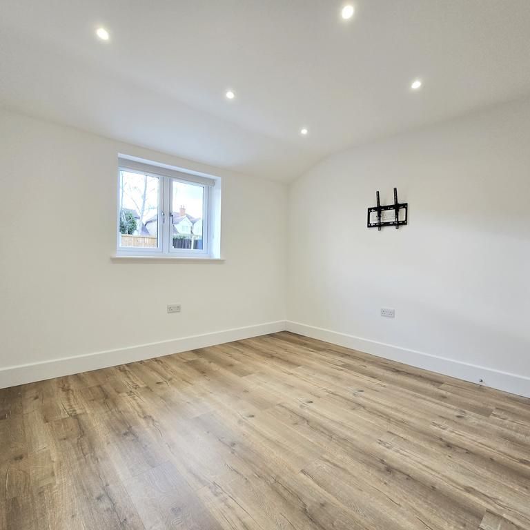 2 bedroom detached bungalow to rent - Photo 1