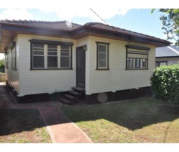 Value 3 Bedroom Home in a handy location - Photo 3