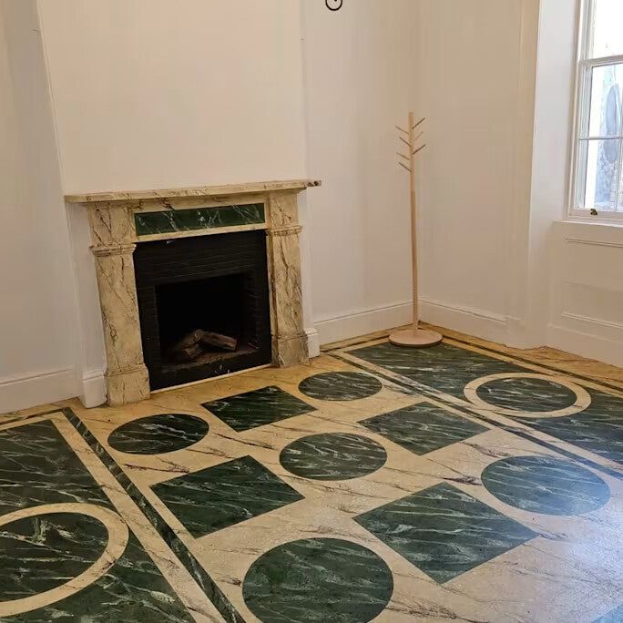 East Melbourne - Photo 1