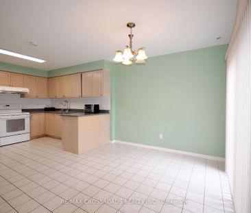 Condo Townhouse For Lease | E8086384 - Photo 1