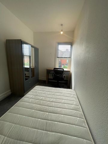 Flat 2 44 Royland Road - Newly Refurbished Loughborough - Photo 3