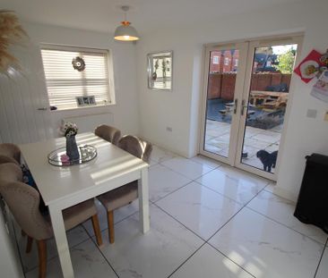 3 bedroom detached house to rent - Photo 3