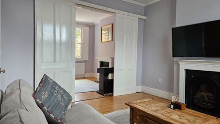 4 Bed Terraced House, Wandsworth Road, SW8 - Photo 2