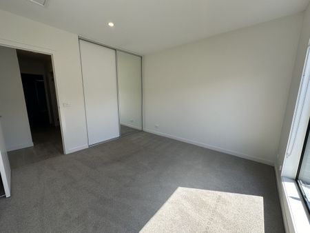 Privately tucked away 2 Bedroom unit! - Photo 4