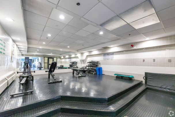 800 Richmond Street West - Photo 1