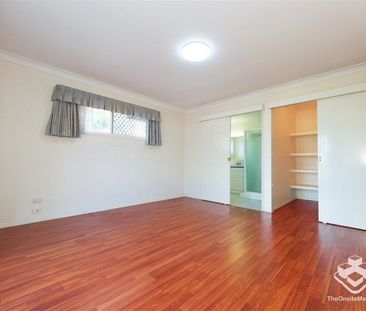 Big Beautiful 4 bedroom family house in most convenience location $750 pw available 3/10/2024 - Photo 2