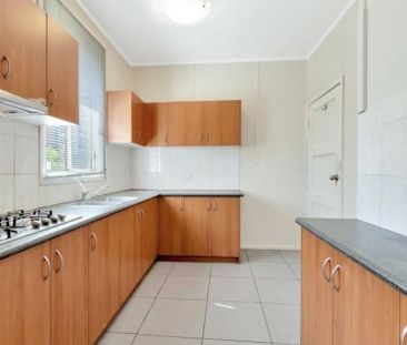 AFFORDABLE 2 BEDROOM HOME! - Photo 2