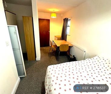 1 bedroom in a house share to rent - Photo 4