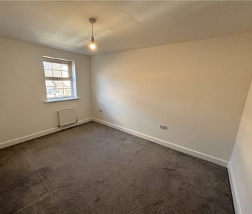 A modern three bedroom townhouse with garden situated on the popula... - Photo 3