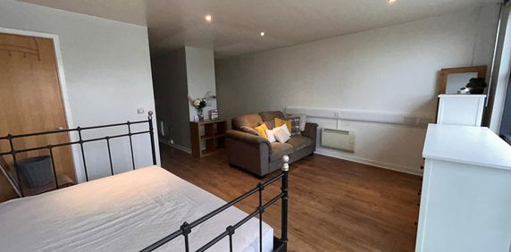 Studio to rent - Photo 2