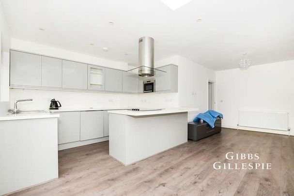 Leamington Crescent, Harrow, HA2 - Photo 1