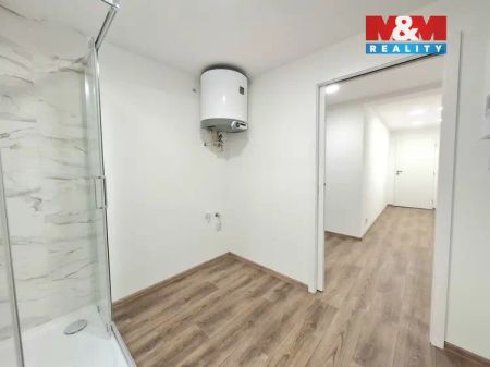 Pronájem bytu 1+kk, 36 m - Fotografie 3