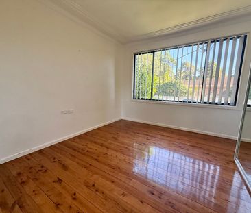 A welcoming home in a central location - Photo 6