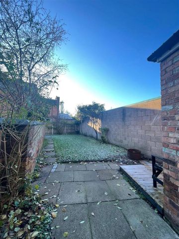 1 bedroom in a house share to rent - Photo 5