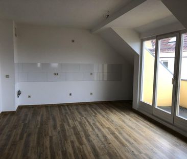 REGISTRIERUNG BEI STADT GIESSEN NÖTIG! Nur für Gießener Seniorinnen & Senioren! Schöne, helle 2 Zimmer-Wohnung mit Badewanne u. Balkon, Curtmannstr. 40, Gießen - Photo 6