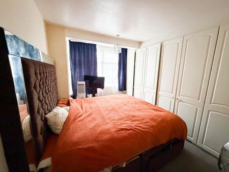 4 bedroom terraced house to rent - Photo 3