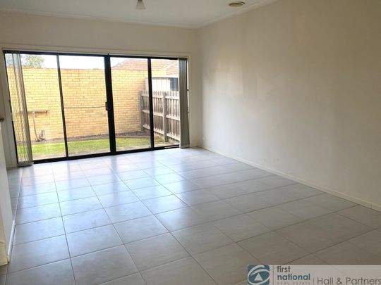 2 / 1 Davidson Street, Springvale - Photo 1