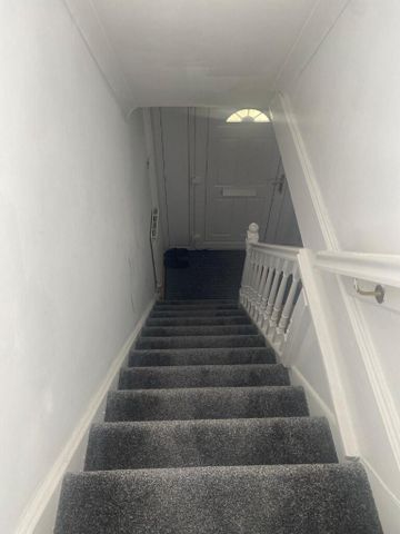 2 bedroom semi-detached house to rent - Photo 2