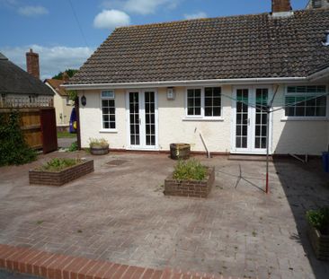 3 bed Bungalow - To Let - Photo 5