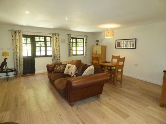 2 bedroom semi-detached bungalow to rent - Photo 1