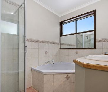 Tasteful Townhouse! - Photo 5