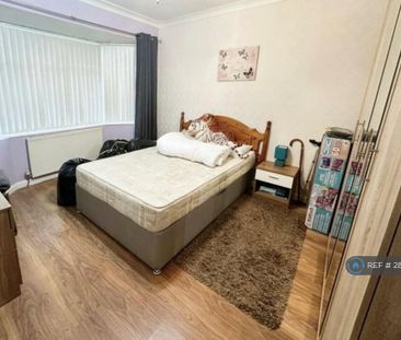 3 bedroom bungalow to rent - Photo 2