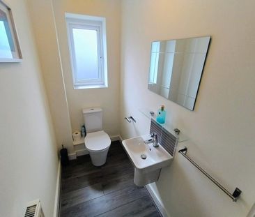 3 bedroom semi-detached house to rent - Photo 4