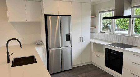 Renovated Character Cottage - Photo 3