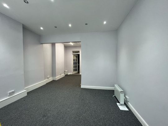 Studio Flat, Garratt Lane, SW17 - Photo 1