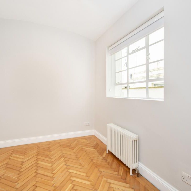 2 bedroom flat in Belsize Park - Photo 1