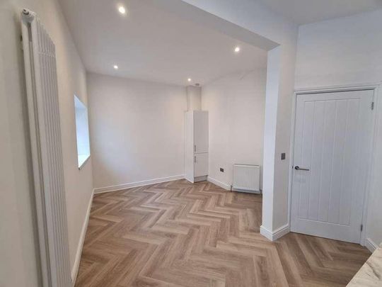 West Crescent, Darlington, DL3 - Photo 1