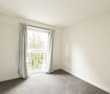 1 Bed Flat - Photo 1