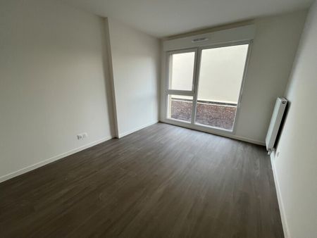 Location Appartement 3 pièces 58m² ELBEUF 76500 - Photo 3