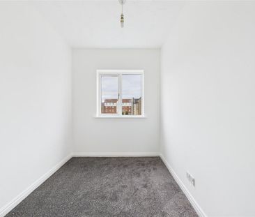 3 bedroom apartment to rent - Photo 6