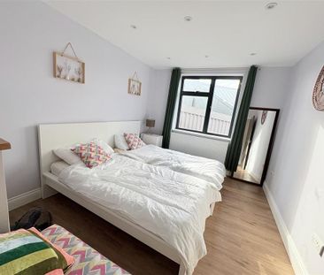 3 bedroom apartment to rent - Photo 3