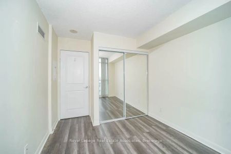 235 Sherway Gardens Road #709 - Photo 4