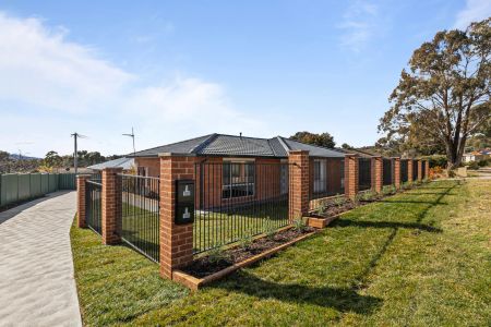 Modern 3-Bedroom Home in a Quiet Theodore Location - Photo 4