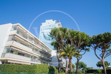 Les Vespins, Port St Laurent, Studio dernier étage, terrasse, vue mer, piscine et plages - Photo 4